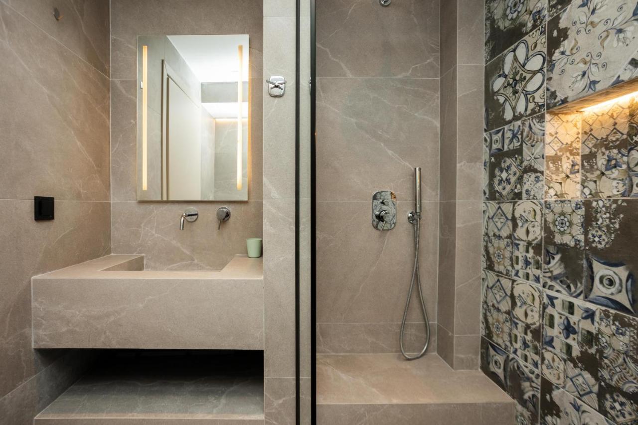 Elegance Apartment 2 Bedroom Suites 테살로니키 외부 사진